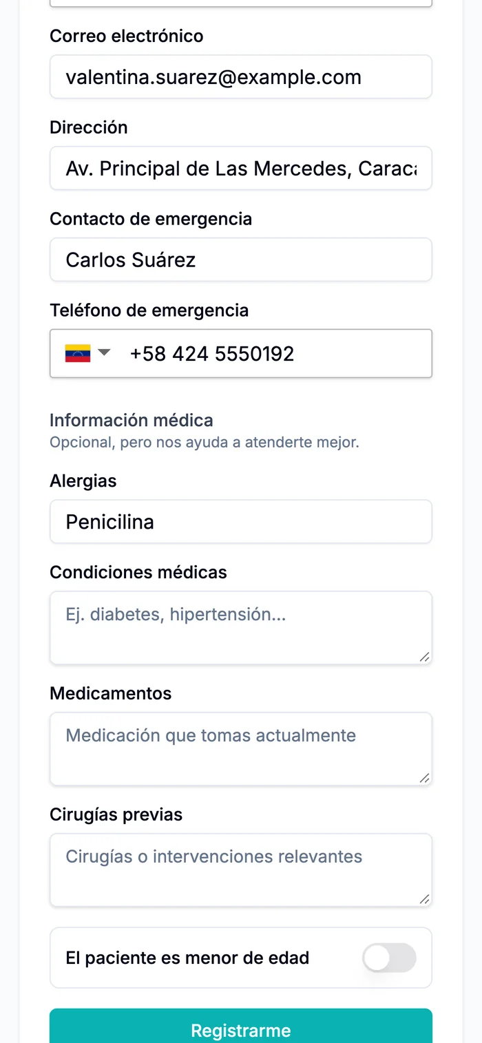 Formulario de registro en el teléfono con contacto de emergencia y la sección de información médica: alergias, condiciones médicas, medicamentos y cirugías previas